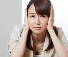 顎関節痛 – 顎関節の痛み。顎や頬などの筋肉痛